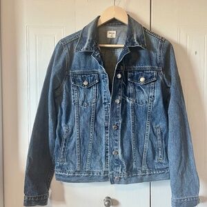 gap  medium wash denim jacket